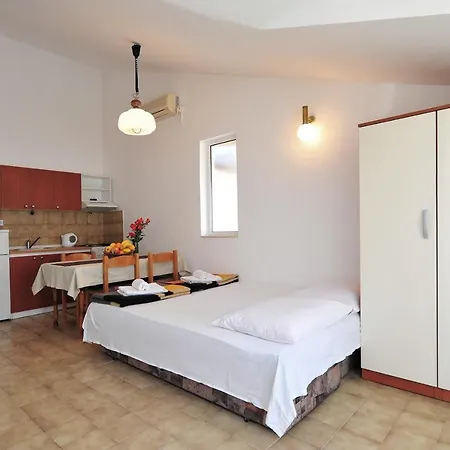 Apartment Ana *