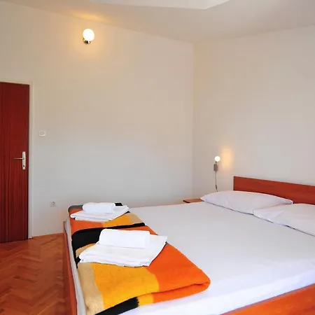Ana Apartment *