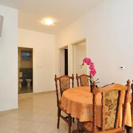 Ana Apartamento Pakoštane
