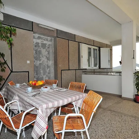 Ana Apartamento *