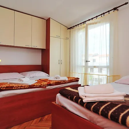 Ana Apartamento Pakoštane