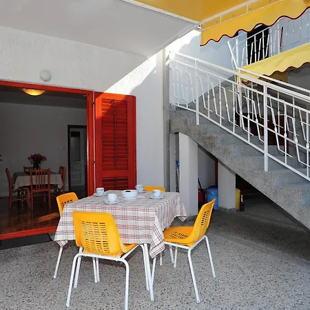 Ana Apartamento *