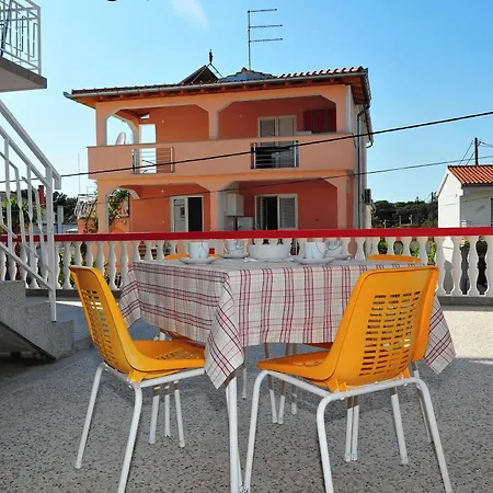 Ana Apartamento Pakoštane